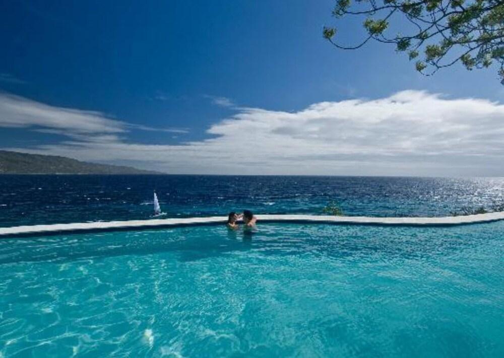 Bluewater Sumilon Island Resort Extérieur photo